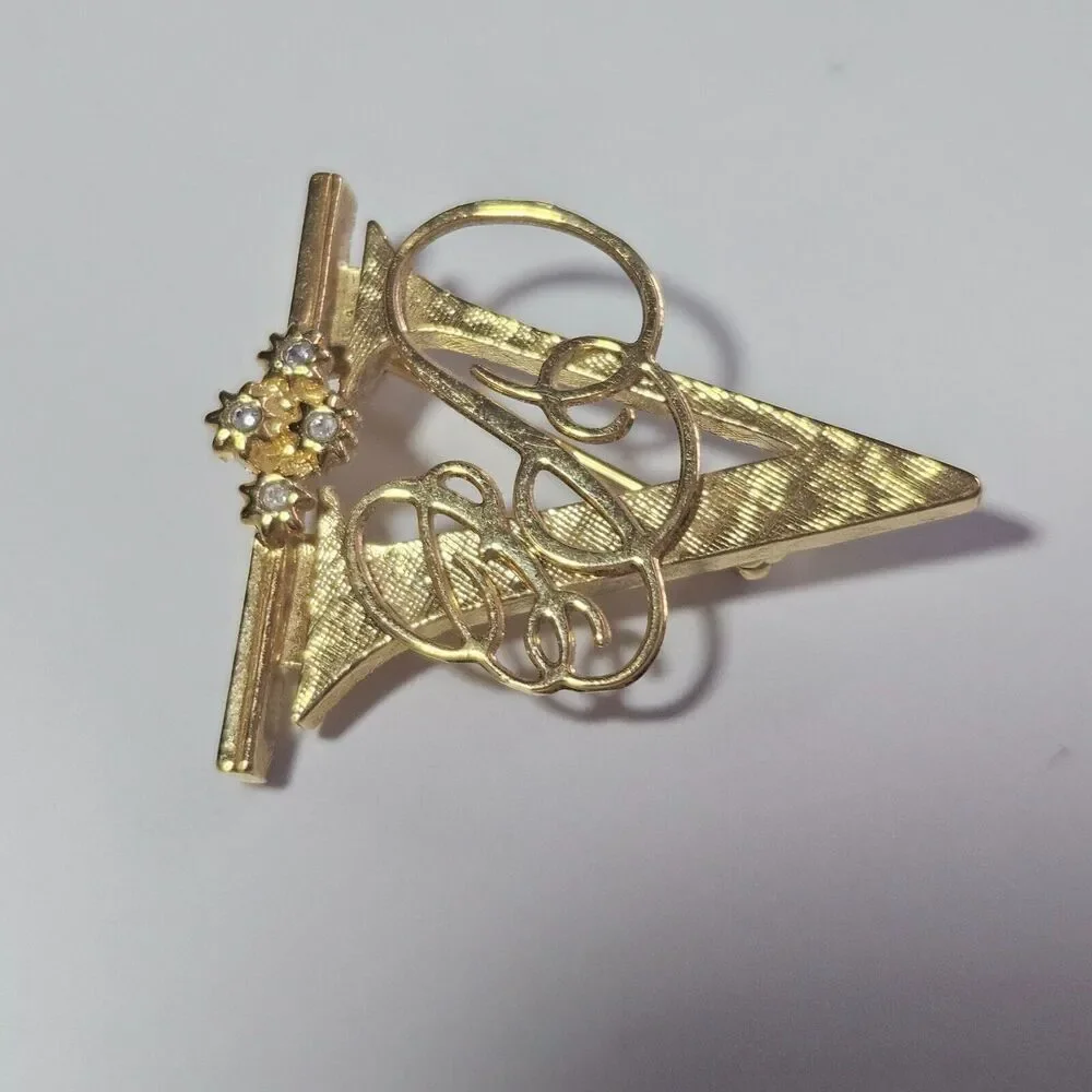 Avon gold tone presidential club honor brooch